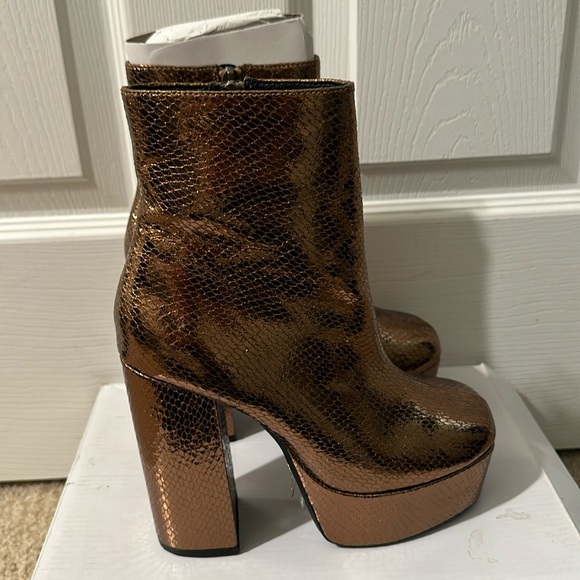 Topshop Shoes - Topshop muted gold embossed snakeskin platform booties, Sz 35